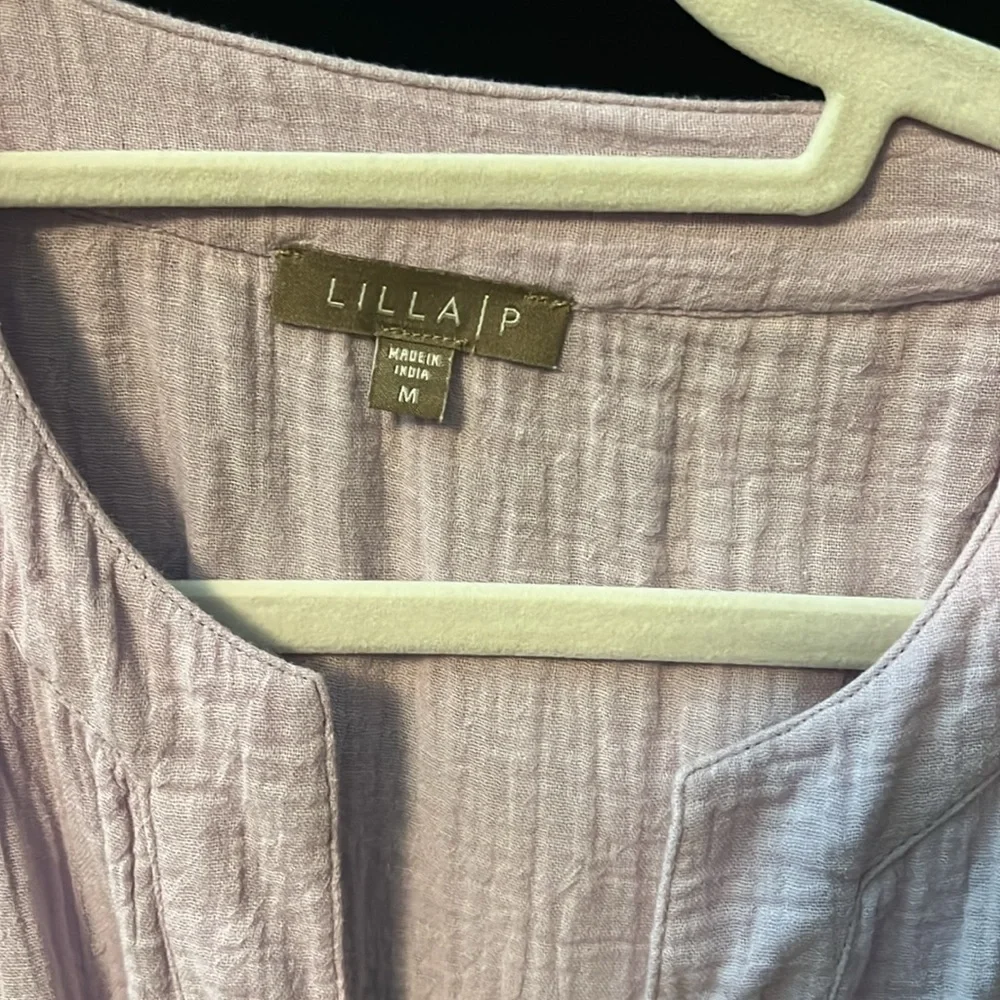 NWOT Lilla P Belted Split Neck Dress Lilac size M - Picture 5 of 7